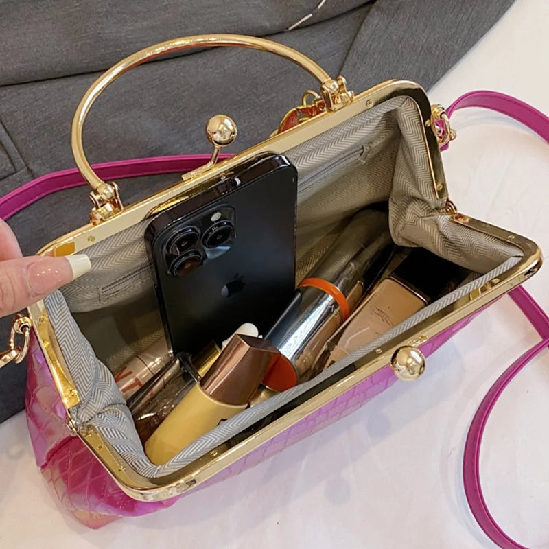 Luxury Chain Shoulder Stone Pattern Shell Clutch