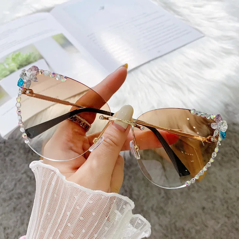 Luxury Rhinestone Bling Diamond Fashion Cat Eye Sunglasse Women 2023 Brand Desinger Vintage Sun Glasses Gradiend Pink Shades