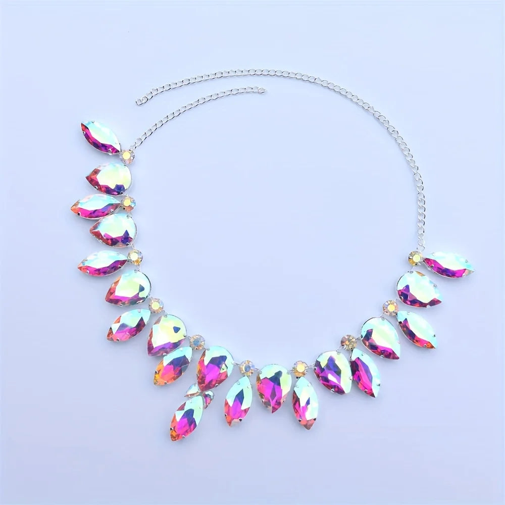 Elegant Rhinestone Pendant Necklace
