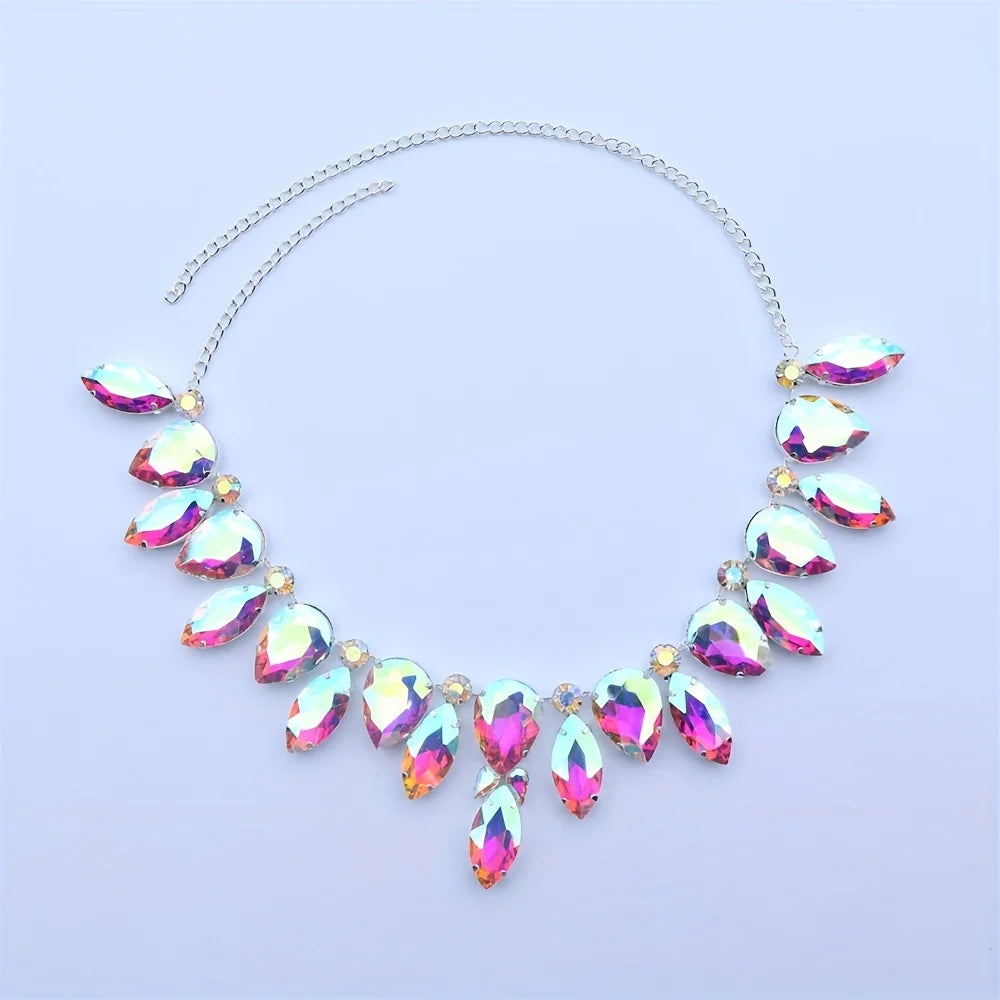 Elegant Rhinestone Pendant Necklace