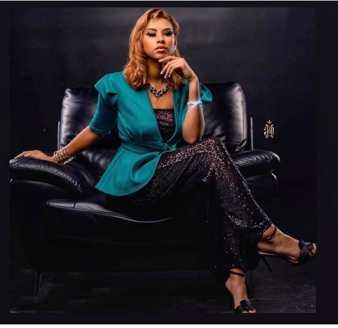 V Neck Bow Tie Front Pelplum Blouse