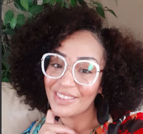 Za'hira Caroline Round Glasses