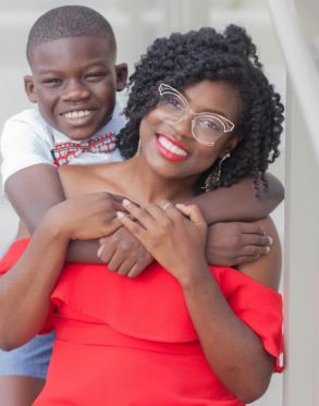 Za'hira Exaggerated Glasses