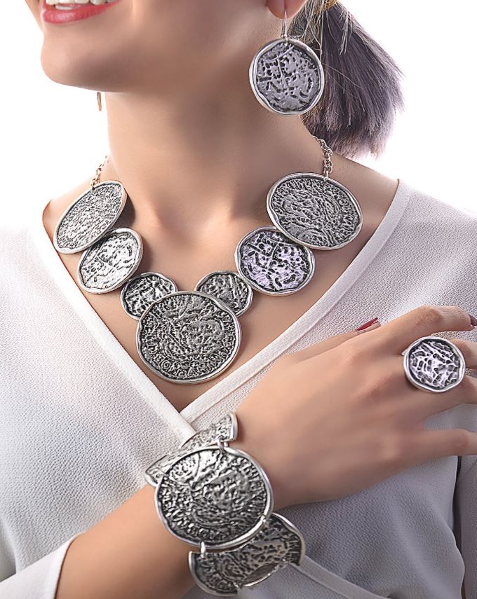 Silvertone Textured Disc Status Necklace Set