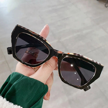 Luxury Brand Designer Cat Eye Sunglasses Women For Men Vintage Fashion Sun Glasses Trending Punk Classic Stripe Sexy Lady Shades