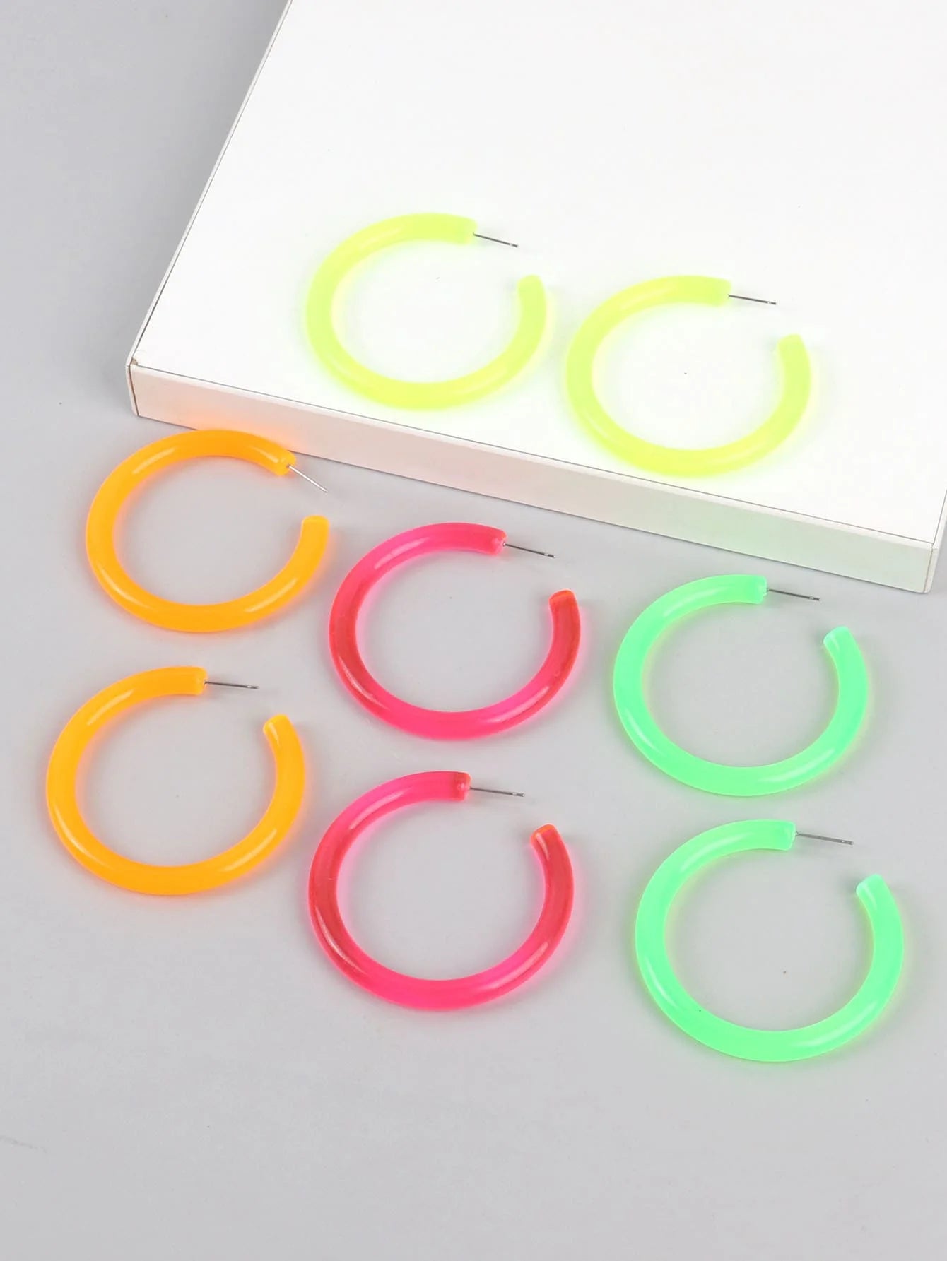 4Pairs/Set Neon Color Acrylic Hoop Earrings Set for Women Rock Punk Fluorescent Large Round Hoops Earring Party Jewelry Gifts