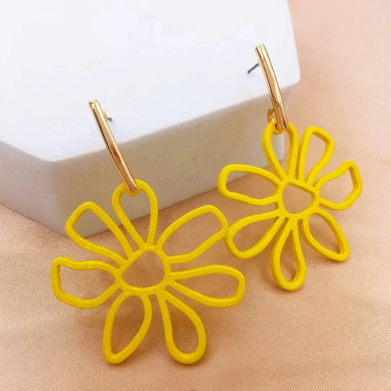 TrendyRomantic Design Earrings